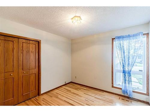 307 Hawkview Manor Circle Nw, Calgary, AB - Indoor Photo Showing Other Room