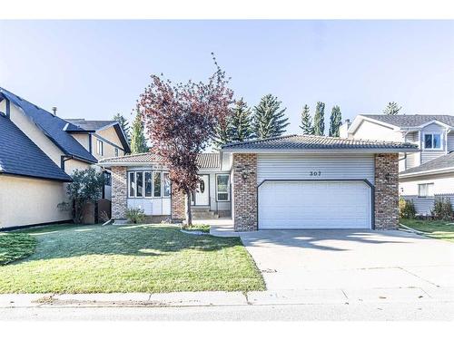 307 Hawkview Manor Circle Nw, Calgary, AB - Outdoor With Facade