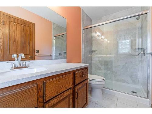 307 Hawkview Manor Circle Nw, Calgary, AB - Indoor Photo Showing Bathroom