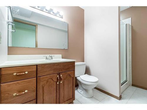 307 Hawkview Manor Circle Nw, Calgary, AB - Indoor Photo Showing Bathroom