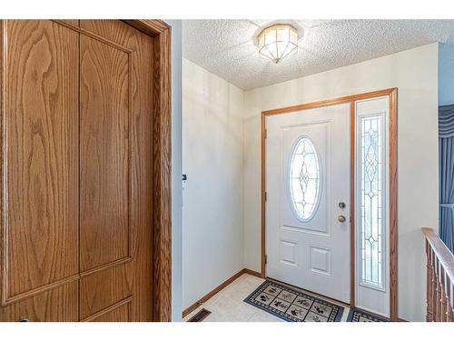 307 Hawkview Manor Circle Nw, Calgary, AB - Indoor Photo Showing Other Room