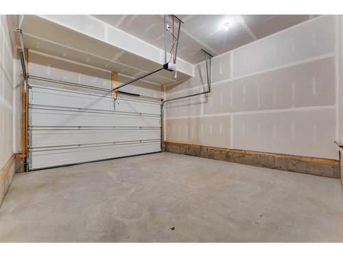 59 Belvedere Green Se, Calgary, AB - Indoor Photo Showing Garage