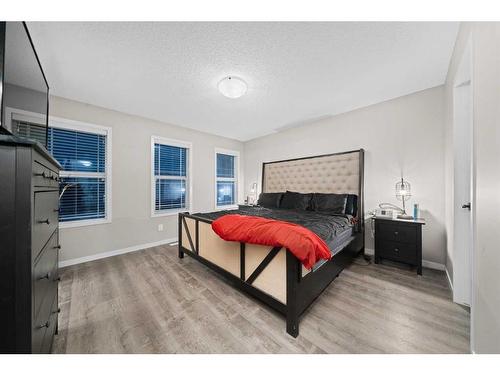 521 West Lakeview Drive, Chestermere, AB - Indoor Photo Showing Bedroom