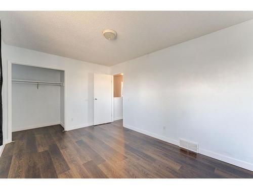 4851 Mardale Road Ne, Calgary, AB - Indoor Photo Showing Other Room