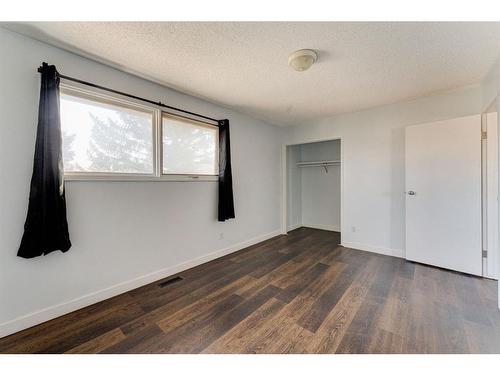 4851 Mardale Road Ne, Calgary, AB - Indoor Photo Showing Other Room