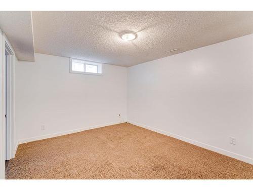 4851 Mardale Road Ne, Calgary, AB - Indoor Photo Showing Other Room