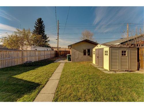 4851 Mardale Road Ne, Calgary, AB - Outdoor