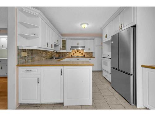 531 Ranch Estates Place Nw, Calgary, AB - Indoor Photo Showing Kitchen