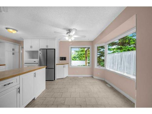 531 Ranch Estates Place Nw, Calgary, AB - Indoor Photo Showing Kitchen