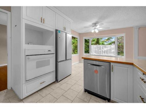 531 Ranch Estates Place Nw, Calgary, AB - Indoor Photo Showing Kitchen