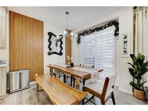 122 Osborne Rise Sw, Airdrie, AB - Indoor Photo Showing Dining Room