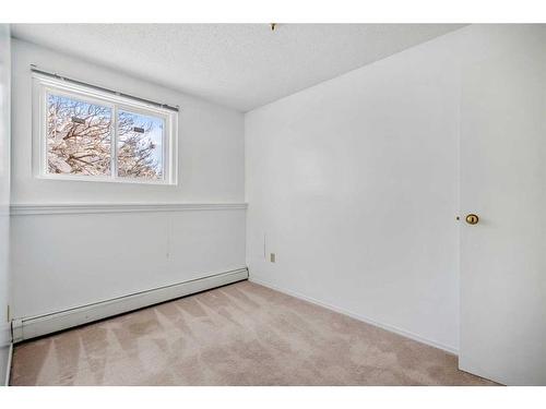 502-11620 Elbow Drive Sw, Calgary, AB - Indoor Photo Showing Other Room