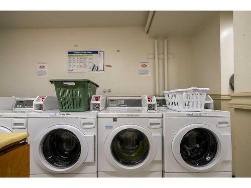 502-11620 Elbow Drive Sw, Calgary, AB - Indoor Photo Showing Laundry Room