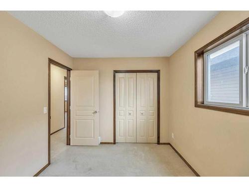 1920 New Brighton Drive Se, Calgary, AB - Indoor Photo Showing Other Room