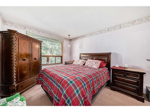 1030 Rundleview Drive, Canmore, AB - Indoor Photo Showing Bedroom