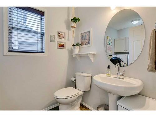 30 Covewood Place Ne, Calgary, AB - Indoor Photo Showing Bathroom