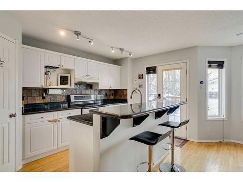 30 Covewood Place Ne, Calgary, AB - Indoor Photo Showing Kitchen With Upgraded Kitchen