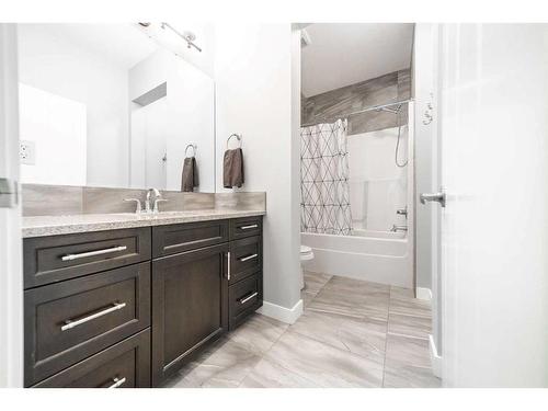 699 Cranston Avenue Se, Calgary, AB - Indoor Photo Showing Bathroom