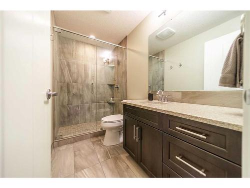 699 Cranston Avenue Se, Calgary, AB - Indoor Photo Showing Bathroom