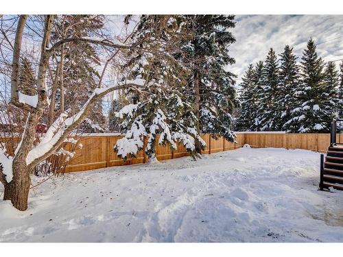 7028 Kennedy Drive Sw, Calgary, AB - Outdoor