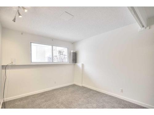 1504-11010 Bonaventure Drive Se, Calgary, AB - Indoor Photo Showing Other Room