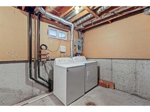 75-32 Whitnel Court Ne, Calgary, AB - Indoor Photo Showing Laundry Room