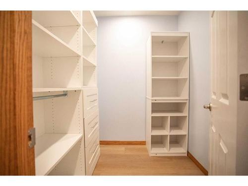 2 Cedarview Mews Sw, Calgary, AB - Indoor With Storage