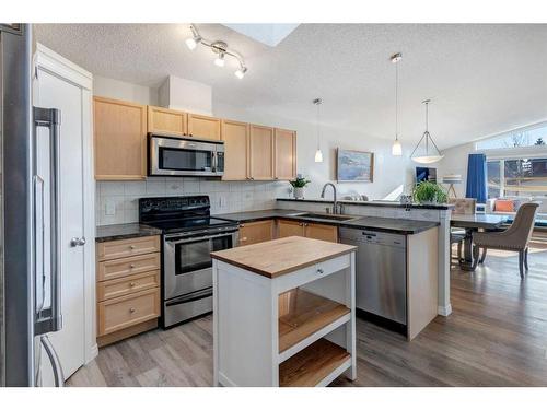 126 Auburn Bay Heights Se, Calgary, AB - Indoor Photo Showing Kitchen