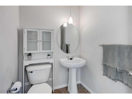 126 Auburn Bay Heights Se, Calgary, AB - Indoor Photo Showing Bathroom