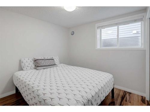 126 Auburn Bay Heights Se, Calgary, AB - Indoor Photo Showing Bedroom