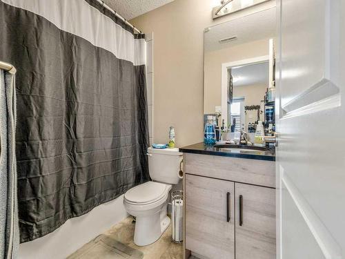 1-75 Aquitania Circle West, Lethbridge, AB - Indoor Photo Showing Bathroom