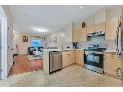 5503-111 Tarawood Lane Ne, Calgary, AB - Indoor Photo Showing Kitchen