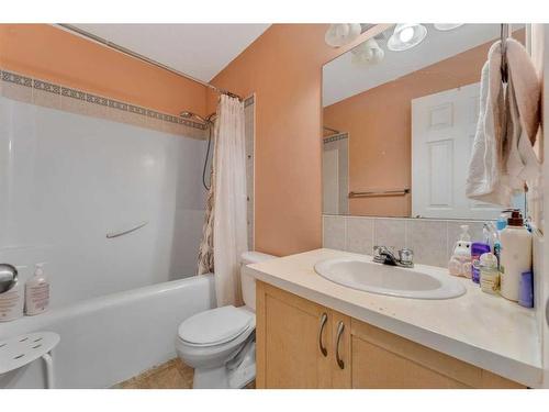 5503-111 Tarawood Lane Ne, Calgary, AB - Indoor Photo Showing Bathroom