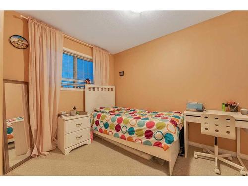 5503-111 Tarawood Lane Ne, Calgary, AB - Indoor Photo Showing Bedroom