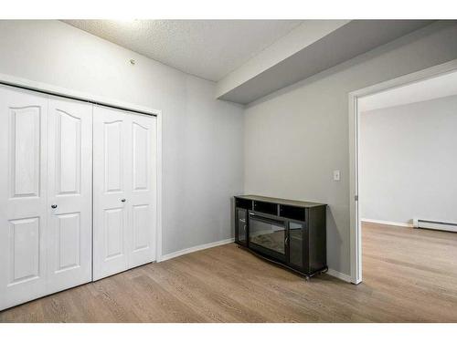 403-1053 10 Street Sw, Calgary, AB - Indoor