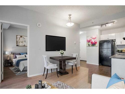 403-1053 10 Street Sw, Calgary, AB - Indoor Photo Showing Other Room