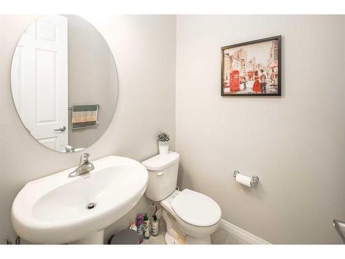 24 Carrington Rise Nw, Calgary, AB - Indoor Photo Showing Bathroom