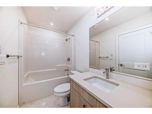 204-60 Sage Hill Walk Nw, Calgary, AB - Indoor Photo Showing Bathroom