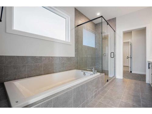 483 Rivercrest Road West, Cochrane, AB - Indoor Photo Showing Bathroom