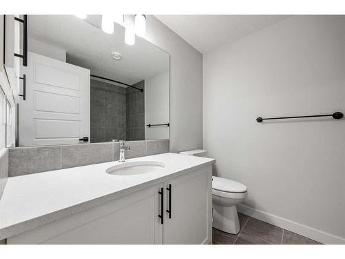 483 Rivercrest Road West, Cochrane, AB - Indoor Photo Showing Bathroom