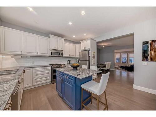 1840 31 Avenue Sw, Calgary, AB - Indoor Photo Showing Kitchen With Upgraded Kitchen