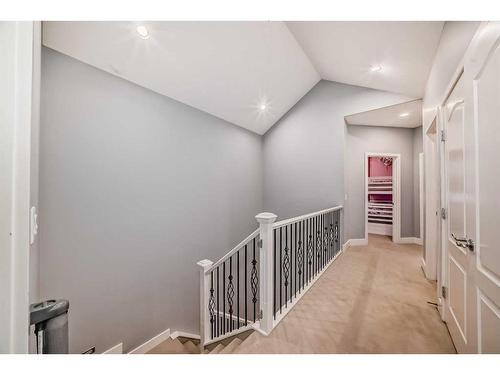 1840 31 Avenue Sw, Calgary, AB - Indoor Photo Showing Other Room