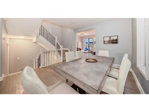 1840 31 Avenue Sw, Calgary, AB - Indoor Photo Showing Dining Room