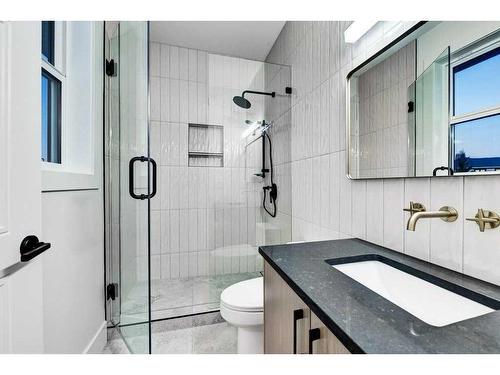 76 Aspen Ridge Square Sw, Calgary, AB - Indoor Photo Showing Bathroom