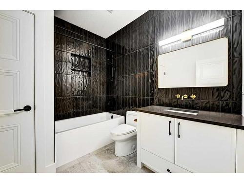 76 Aspen Ridge Square Sw, Calgary, AB - Indoor Photo Showing Bathroom