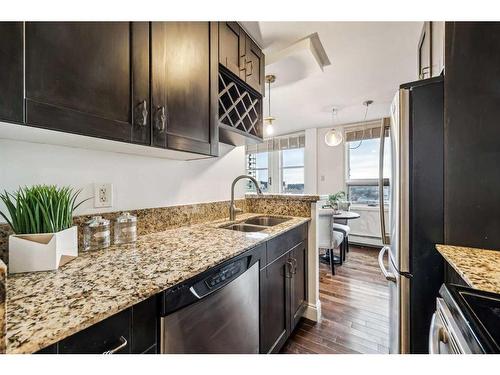 1105-733 14 Avenue Sw, Calgary, AB - Indoor Photo Showing Kitchen With Stainless Steel Kitchen With Double Sink With Upgraded Kitchen