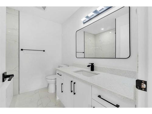 1190 Ranchlands Boulevard Nw, Calgary, AB - Indoor Photo Showing Bathroom