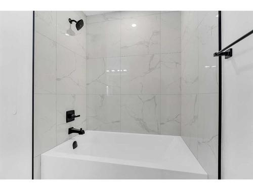 1190 Ranchlands Boulevard Nw, Calgary, AB - Indoor Photo Showing Bathroom