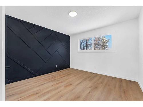 1190 Ranchlands Boulevard Nw, Calgary, AB - Indoor Photo Showing Other Room