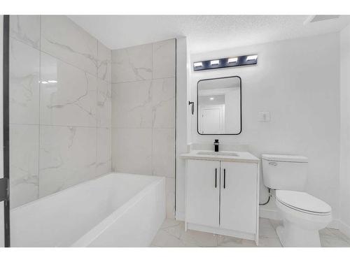 1190 Ranchlands Boulevard Nw, Calgary, AB - Indoor Photo Showing Bathroom